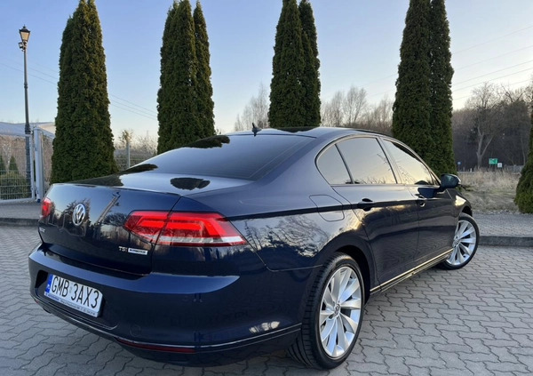 Volkswagen Passat cena 69900 przebieg: 138360, rok produkcji 2017 z Malbork małe 172